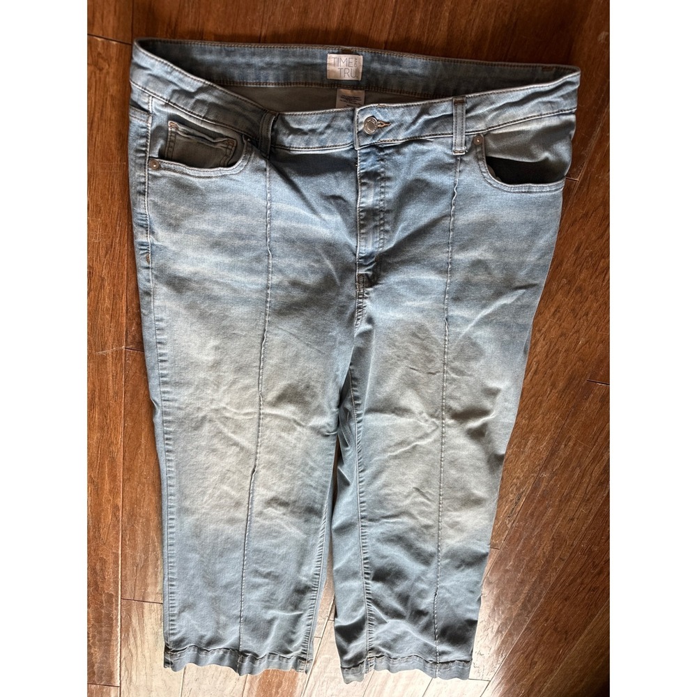Time and Tru Womens Capri Jeans Size‎ 18 Light Wash Denim Casual Pants